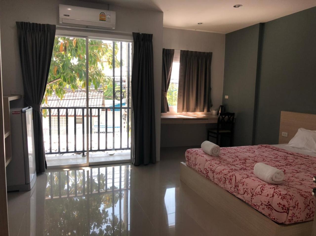 Khao Oat Airport Hotel Nai Yang Exterior photo